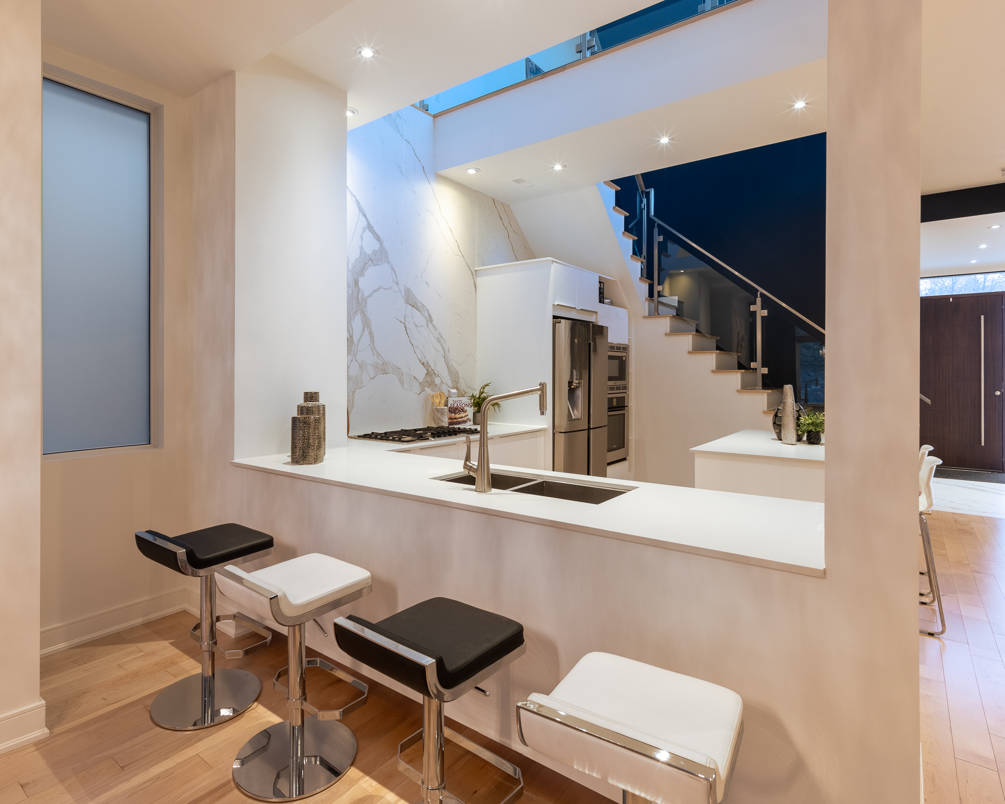 kitchen bar
